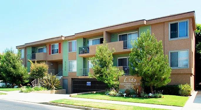 Building exterior at 3130 Bagley Ave in Los Angeles, CA 90034