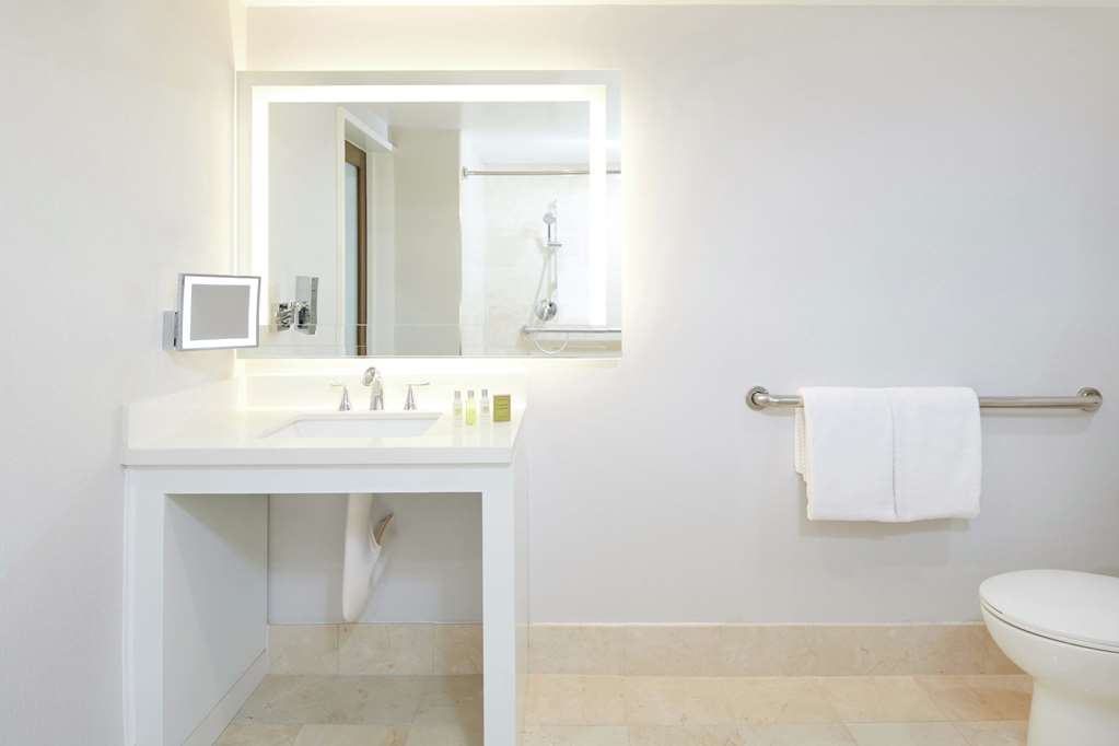 DoubleTree by Hilton Hotel Torrance - South Bay