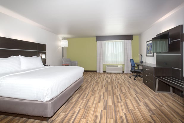 Images Holiday Inn Express & Suites Lincoln I - 80 by IHG