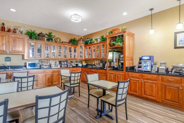 Images Best Western Plus Bradbury Inn & Suites