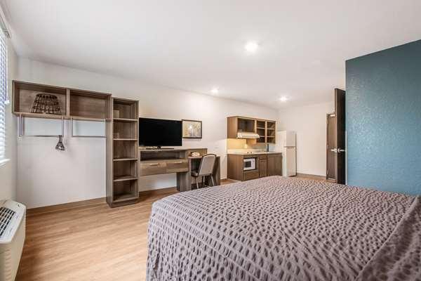 Images WoodSpring Suites Doral Miami Airport