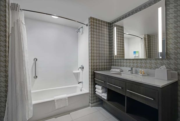 Images Home2 Suites by Hilton Milwaukee Downtown