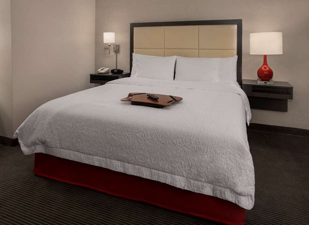 Images Hampton Inn & Suites Milwaukee Downtown
