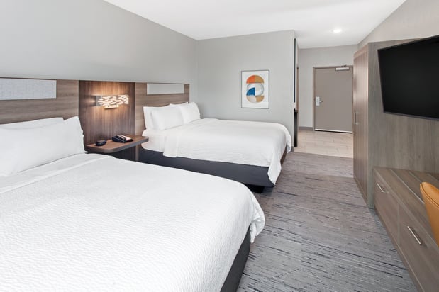 Images Holiday Inn Express Cleveland Airport - Brook Park by IHG