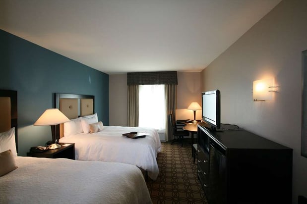 Images Hampton Inn & Suites Charlotte-Airport