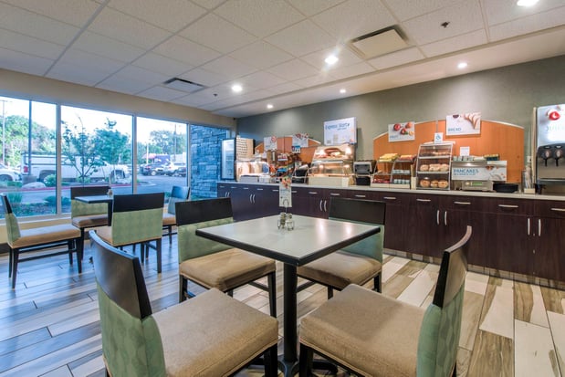 Images Holiday Inn Express & Suites Colorado Springs Central by IHG