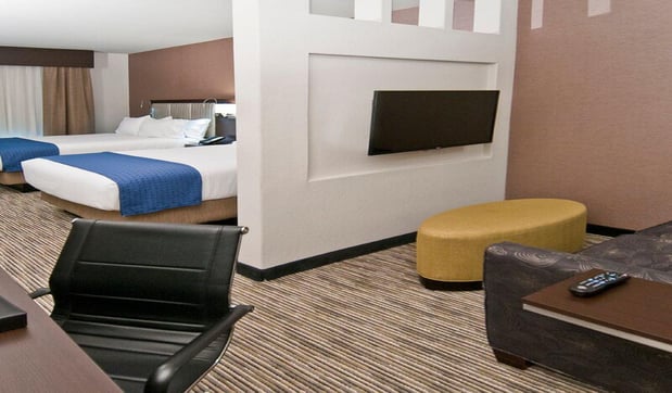 Images Holiday Inn Austin Airport by IHG