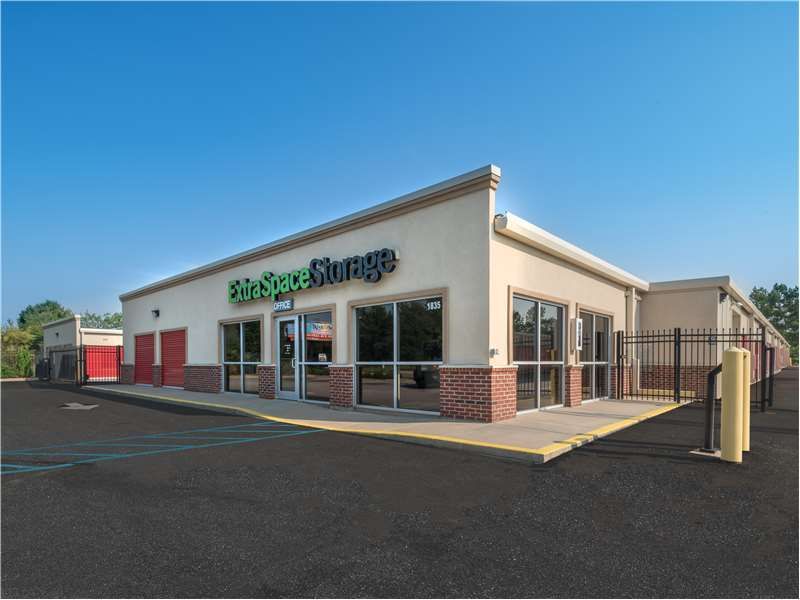 Beauty Image - Extra Space Storage at 1835 E Main St, Duncan, SC 29334