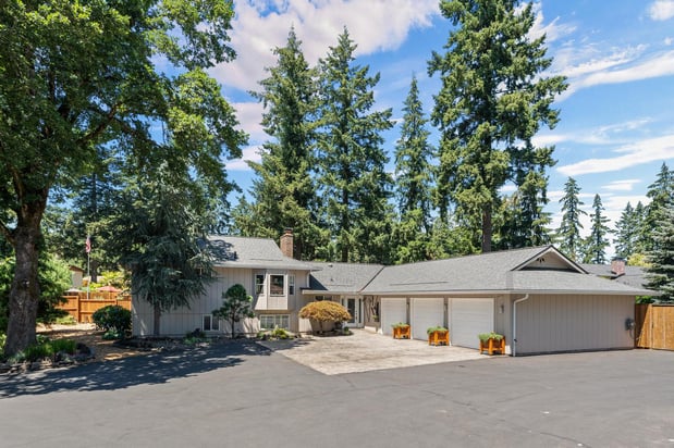 Images Christina Hamilton, REALTOR | Re/Max Equity Group