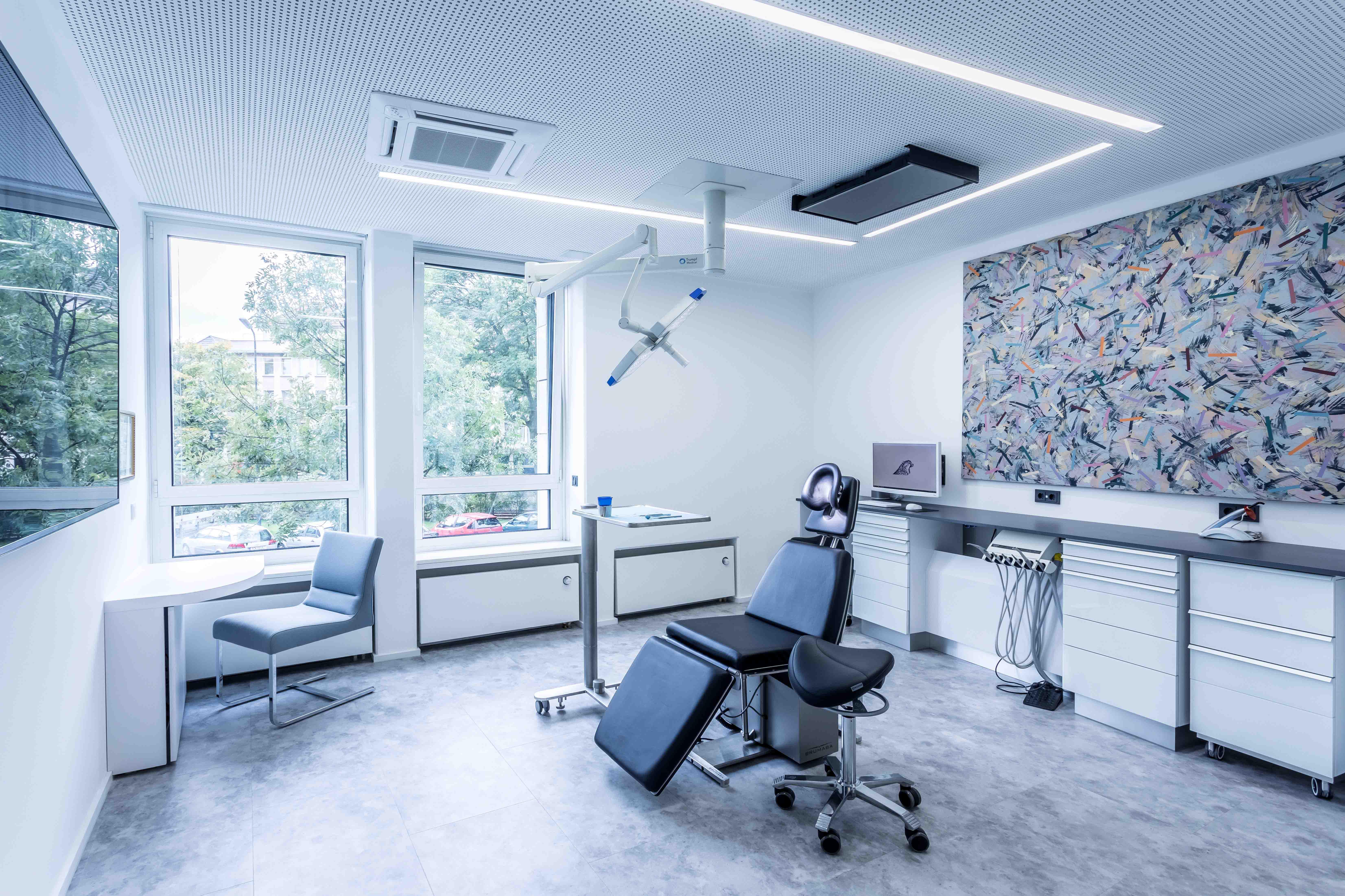 Kundenbild groß 19 Zahnarztzentrum am Hofgarten - Dr. Christian von Schilcher + Kollegen - Düsseldorf