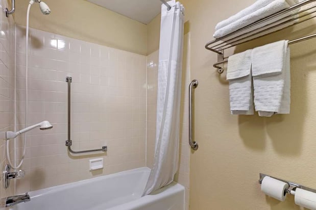 Images Best Western Plus Altoona Inn