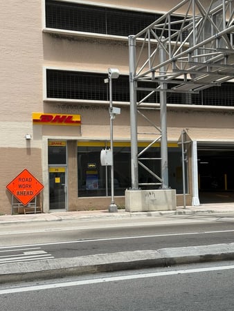 Images DHL Express Service Point Miami