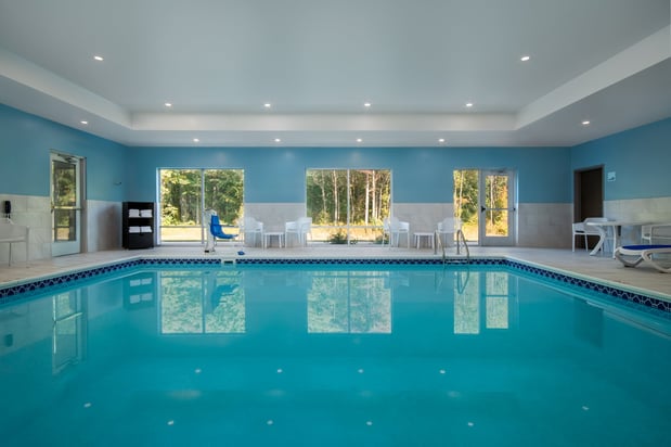 Images Holiday Inn Express & Suites Muskegon - Grand Haven by IHG