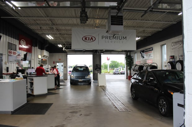 Images Russ Darrow Kia of Waukesha Service Center