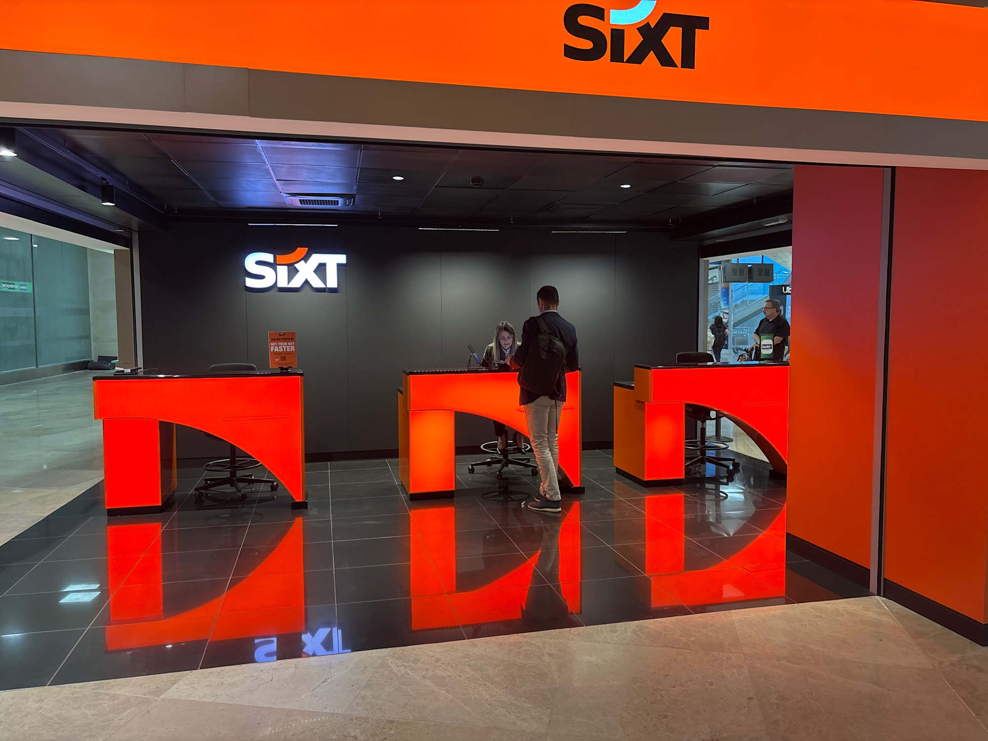SIXT Alquiler de Coches - Valencia Aeropuerto (VLC) 7