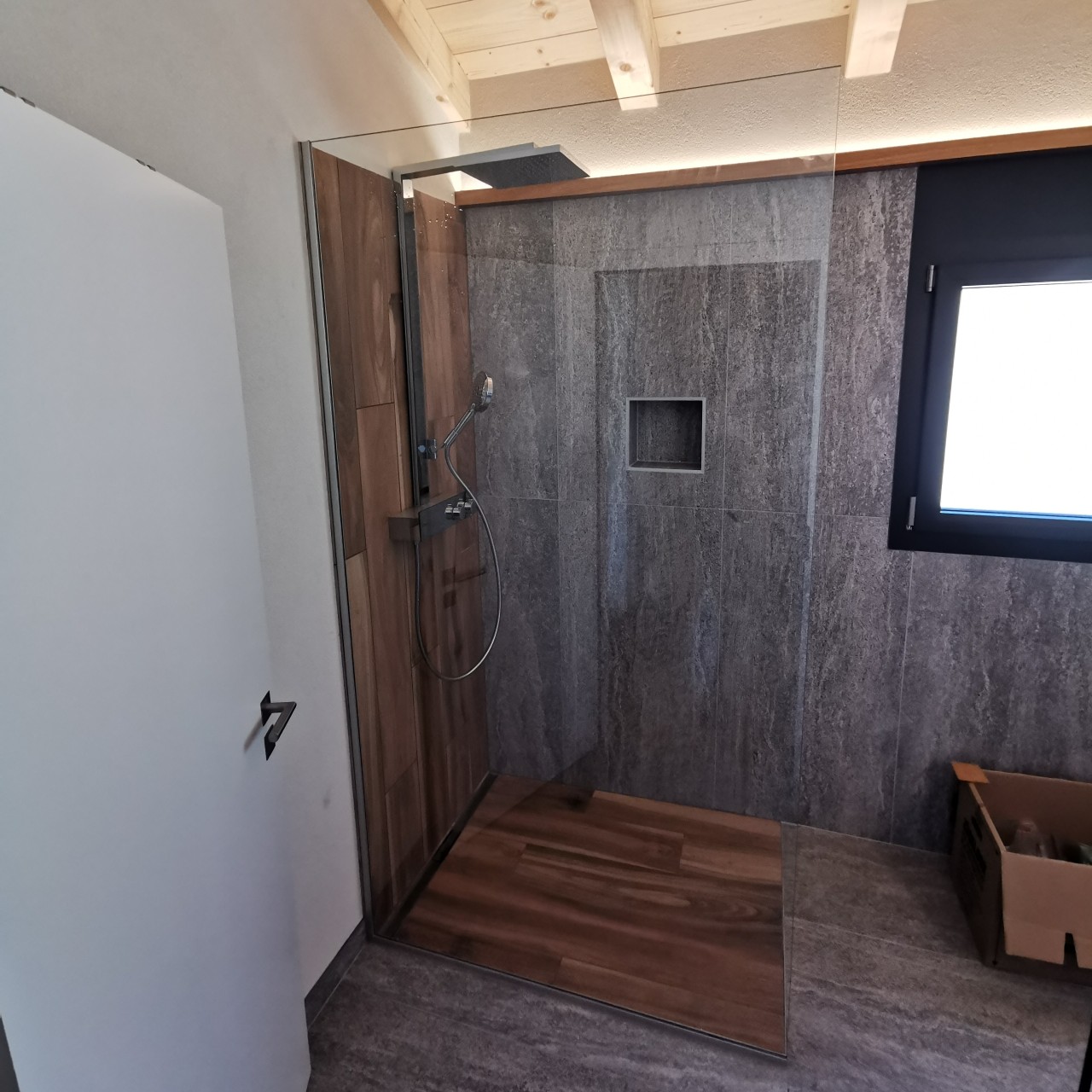 Bilder Meviplex Sarl