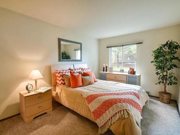 Images Rivers Edge Apartments