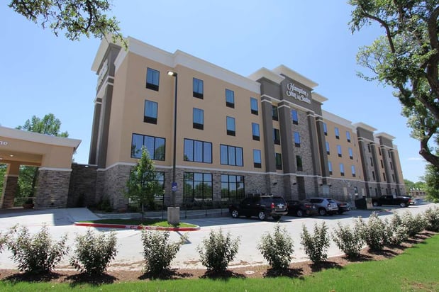 Images Hampton Inn & Suites Dallas Market Center
