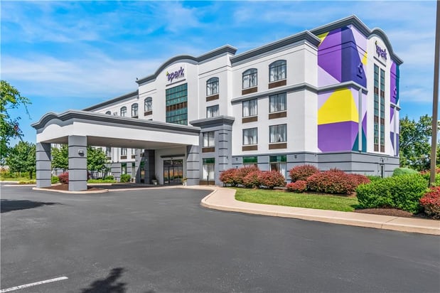Images Spark by Hilton Mechanicsburg