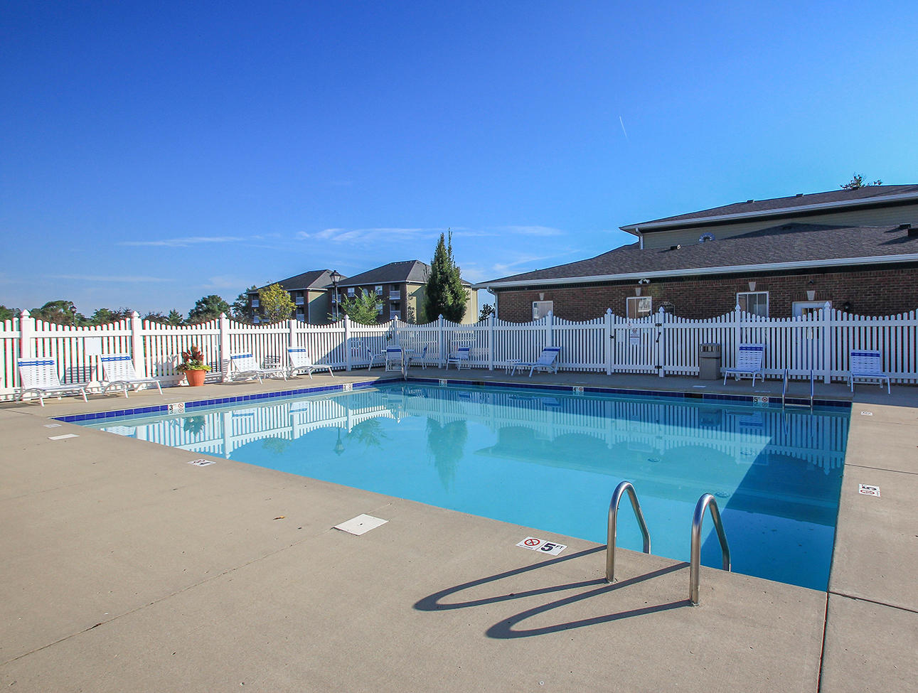 Outdoor Pool & Sundeck