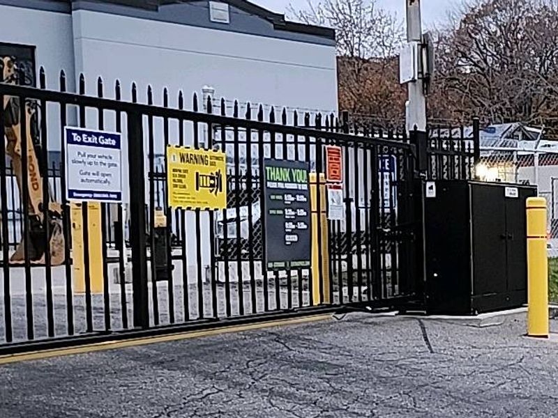 Images Extra Space Storage