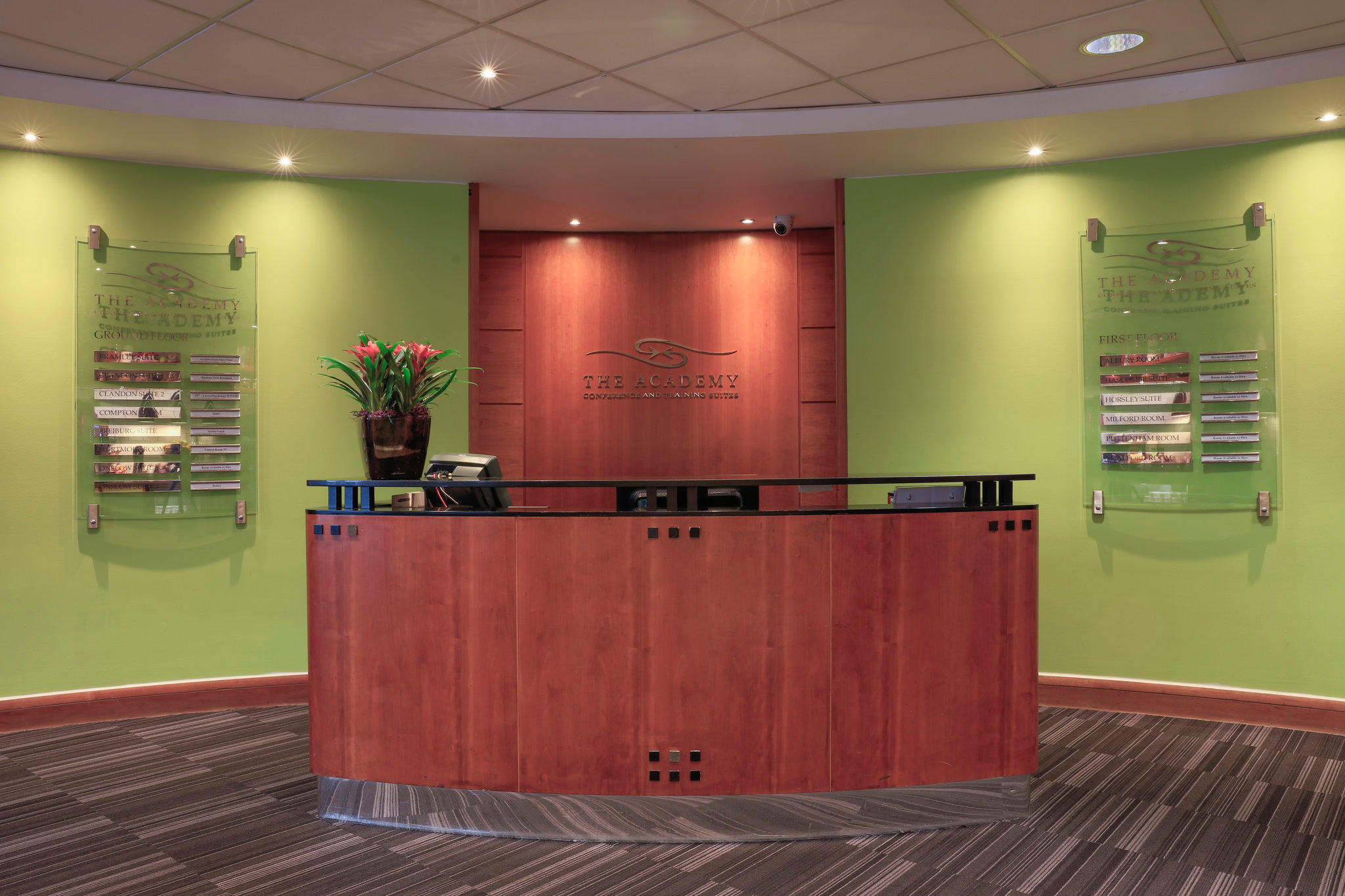 Images Holiday Inn Guildford, an IHG Hotel