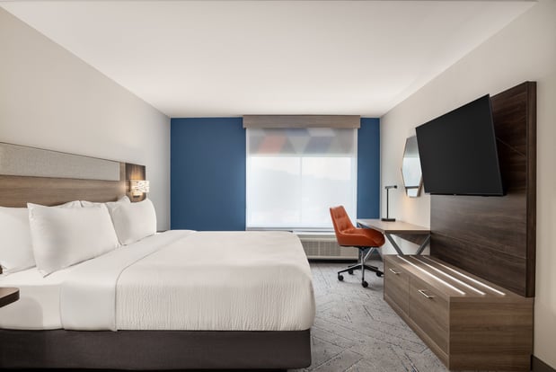 Images Holiday Inn Express Fayetteville - Fort Bragg by IHG