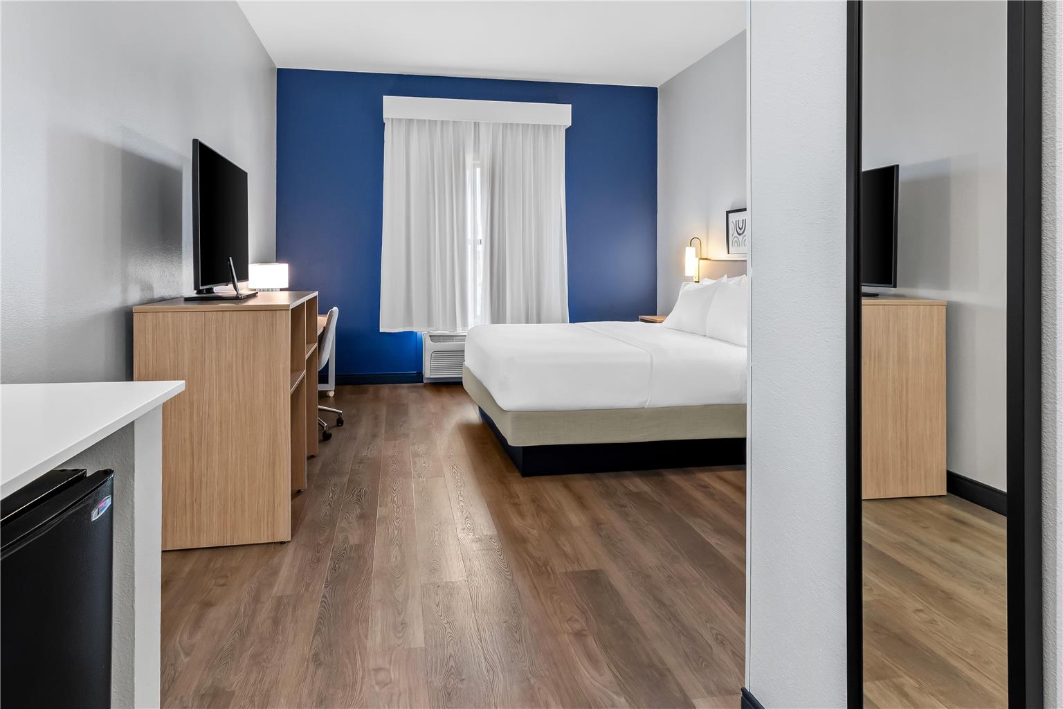 Guest room