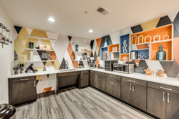 Images Maverick Place Apartments
