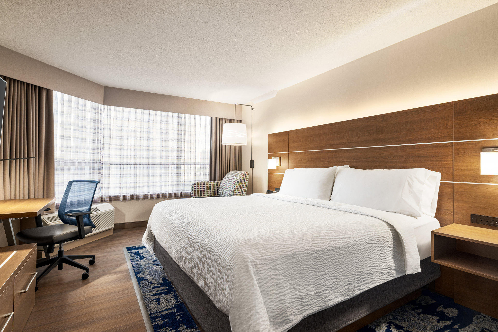 Images Holiday Inn Express Vancouver-Metrotown (Burnaby), an IHG Hotel