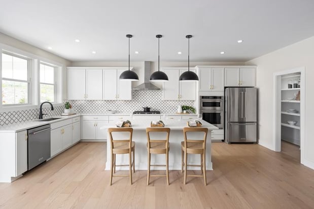 Images Tomlinson Pointe