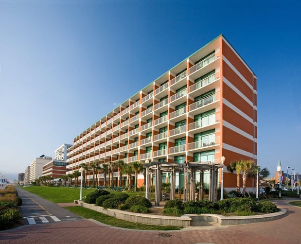 Images Holiday Inn & Suites Virginia Beach - North Beach by IHG