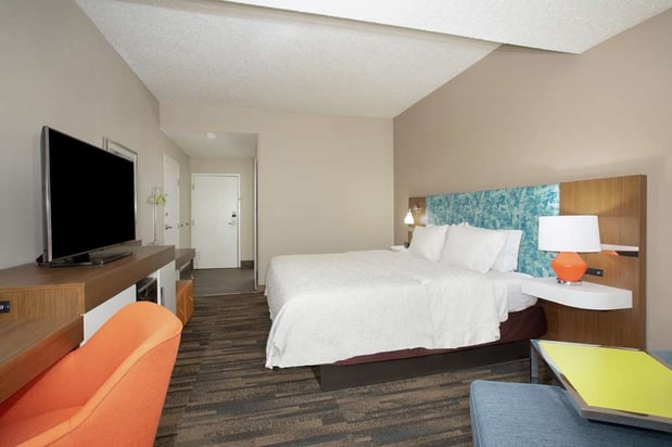 Images Hampton Inn & Suites Kansas City-Merriam