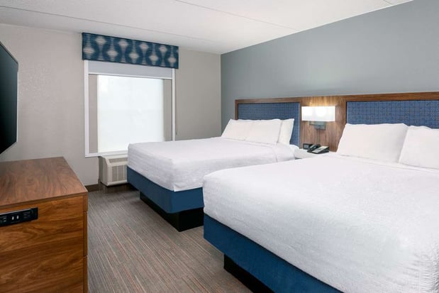 Images Hampton Inn & Suites Charlottesville-At The University