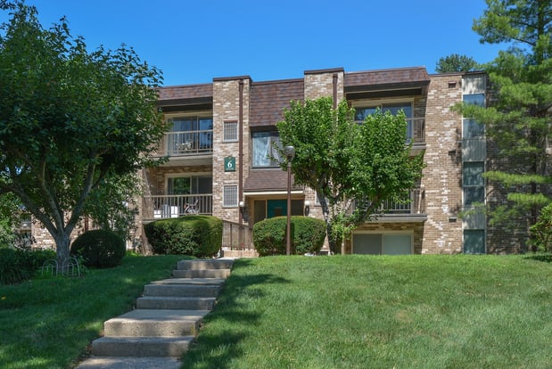 Images Summit Trace Apartments