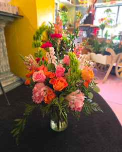 RosAmungThorns Flowers & Gifts Image