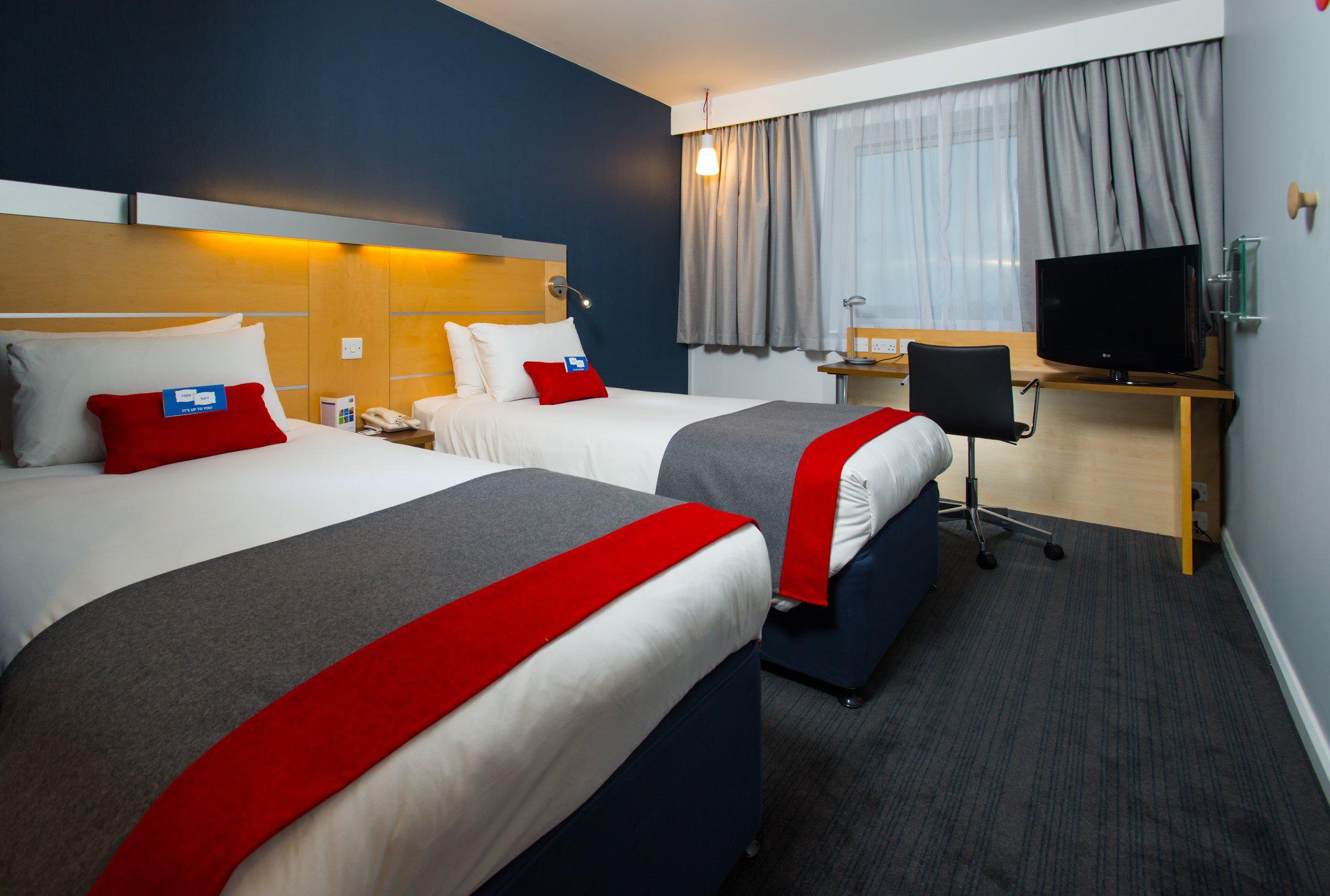 Images Holiday Inn Express Bedford, an IHG Hotel