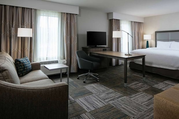 Images Hampton Inn & Suites Hudson