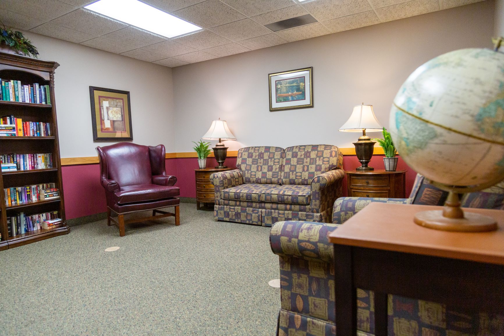 Select Senior Living of Coon Rapid, MN Cozy Social Space