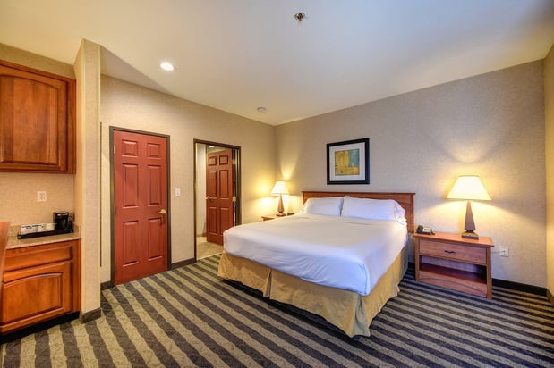 Images Holiday Inn Express & Suites Manteca City Center by IHG