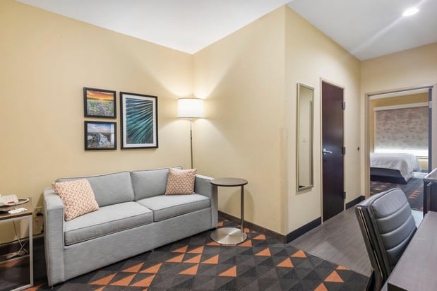 Images Holiday Inn & Suites Waco Northwest by IHG