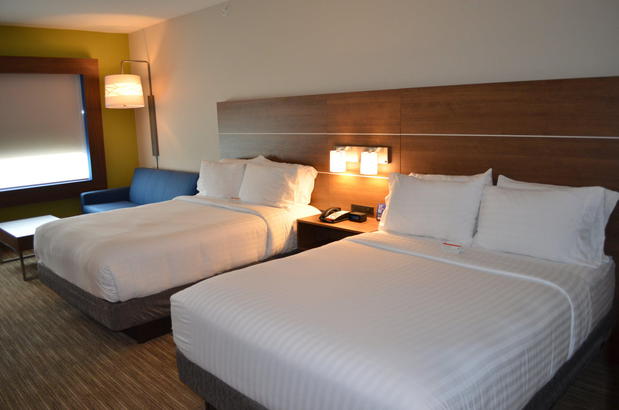 Images Holiday Inn Express & Suites Charlotte NE - University Area, an IHG Hotel