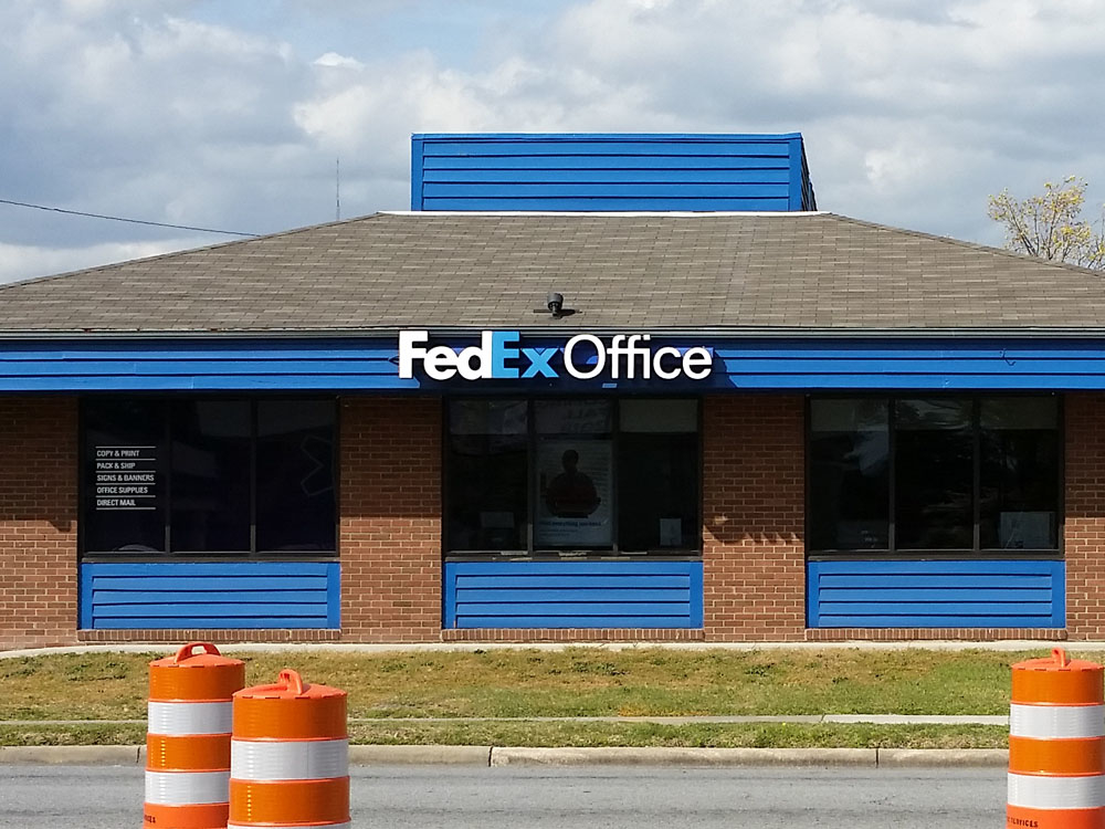 FedEx Office Ship Center Learn how to schedule a FedEx® delivery in Phoenix, or hold your package for pickup at a nearby FedEx location. Or take advantage of a complete portfolio of expedited freight services to meet your urgent and unique LTL freight needs.