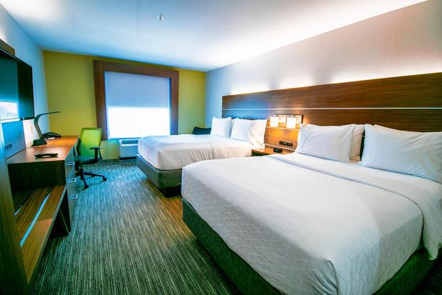 Images Holiday Inn Express & Suites Baton Rouge -Port Allen, an IHG Hotel