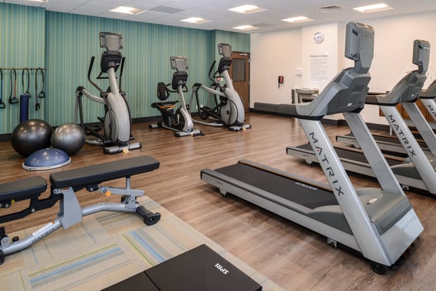 Images Holiday Inn Express & Suites St. Petersburg - Madeira Beach by IHG