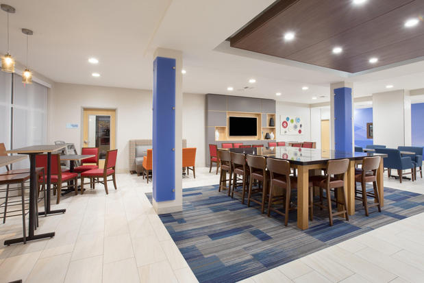 Images Holiday Inn Express & Suites Amarillo by IHG