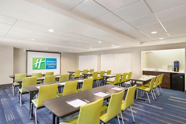 Images Holiday Inn Express & Suites Sarasota East - I-75 by IHG