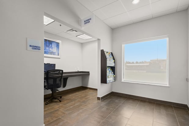 Images Holiday Inn Express & Suites Gonzales by IHG