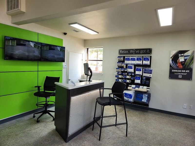 Images Extra Space Storage