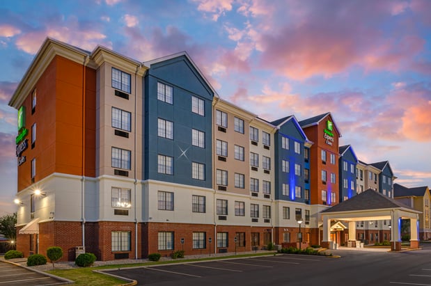 Images Holiday Inn Express & Suites Indianapolis - East by IHG